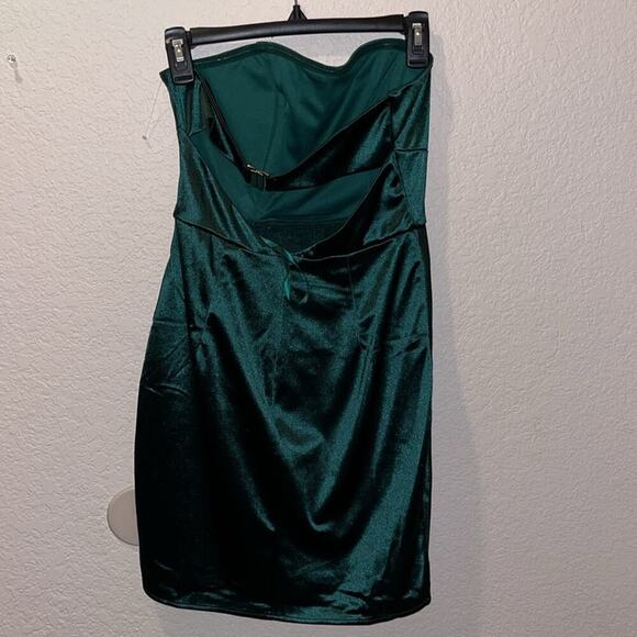 NEW with tags SELFIE LESLIE • SIOBHAN STRAPLESS MINI DRESS FOREST GREEN • - Picture 15 of 16